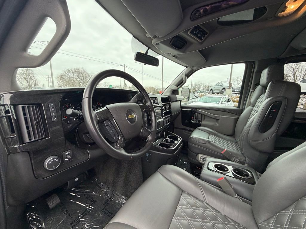 Used 2022 Chevrolet Express 2500 Extended w/ Enhanced Convenience Package RWD image 9