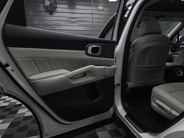 Used 2022 Kia Sorento SX Prestige w/ Panoramic Sunroof Package AWD/4WD image 36