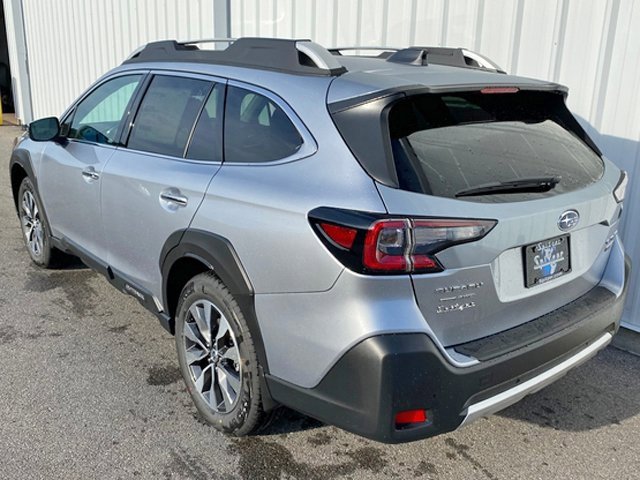New 2025 Subaru Outback Touring image 5