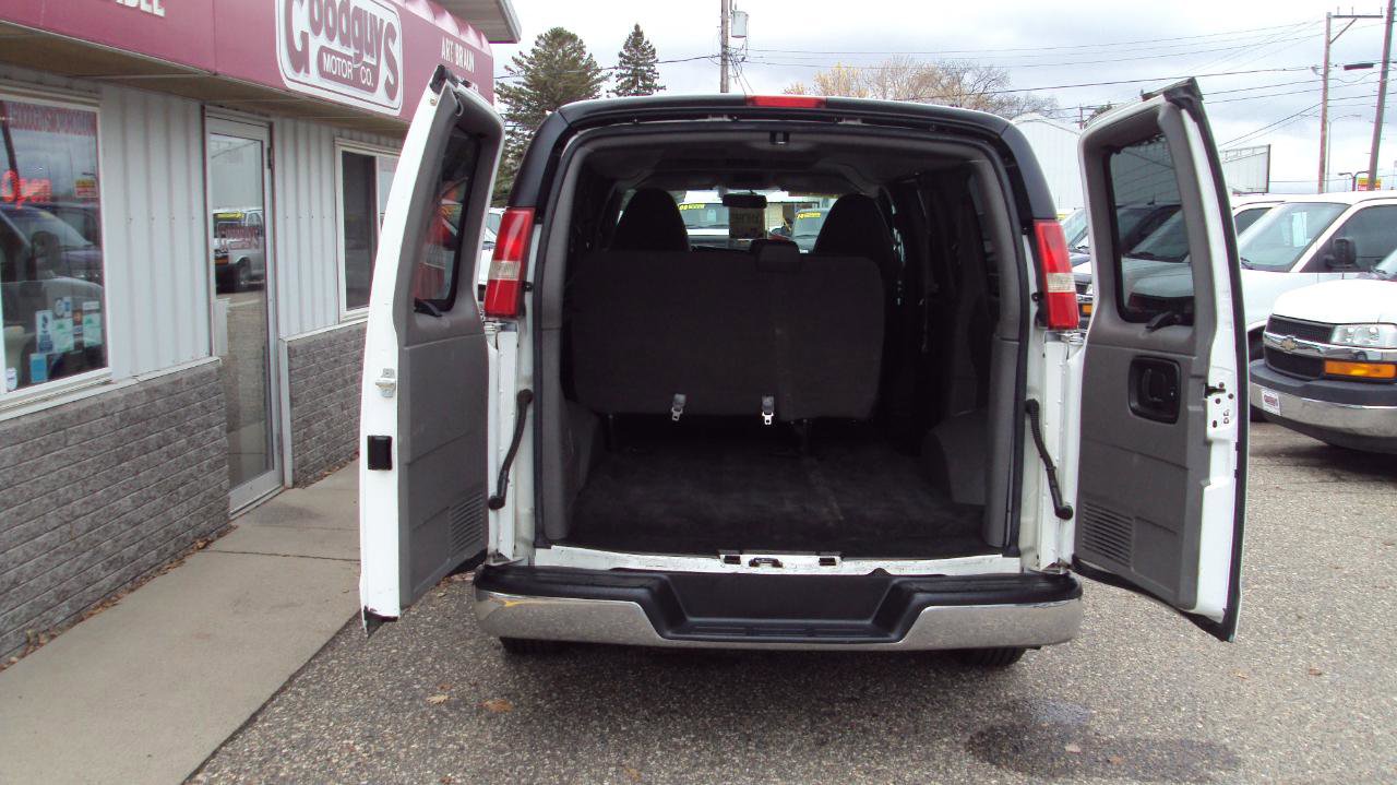 Used 2014 Chevrolet Express 1500 LT w/ LT Preferred Equipment Group AWD/4WD image 8