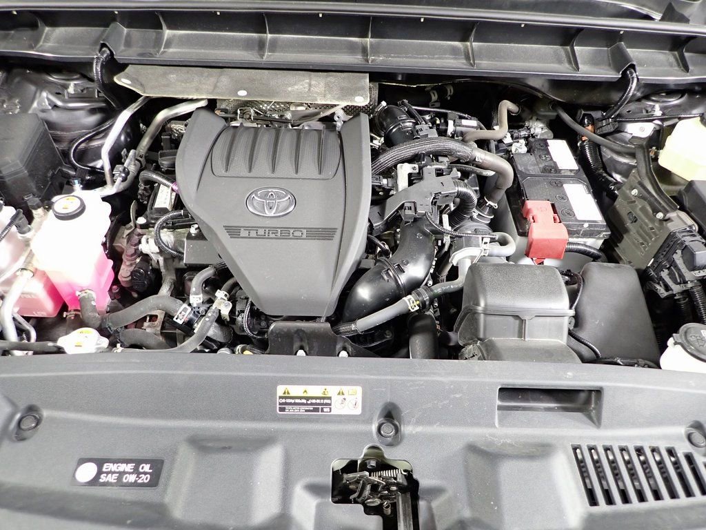Used 2023 Toyota Highlander L image 8