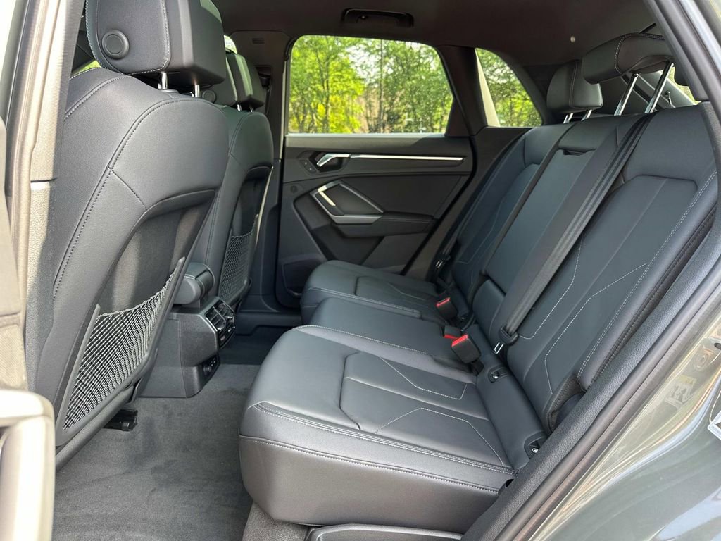 New 2025 Audi Q3 2.0T Premium image 28