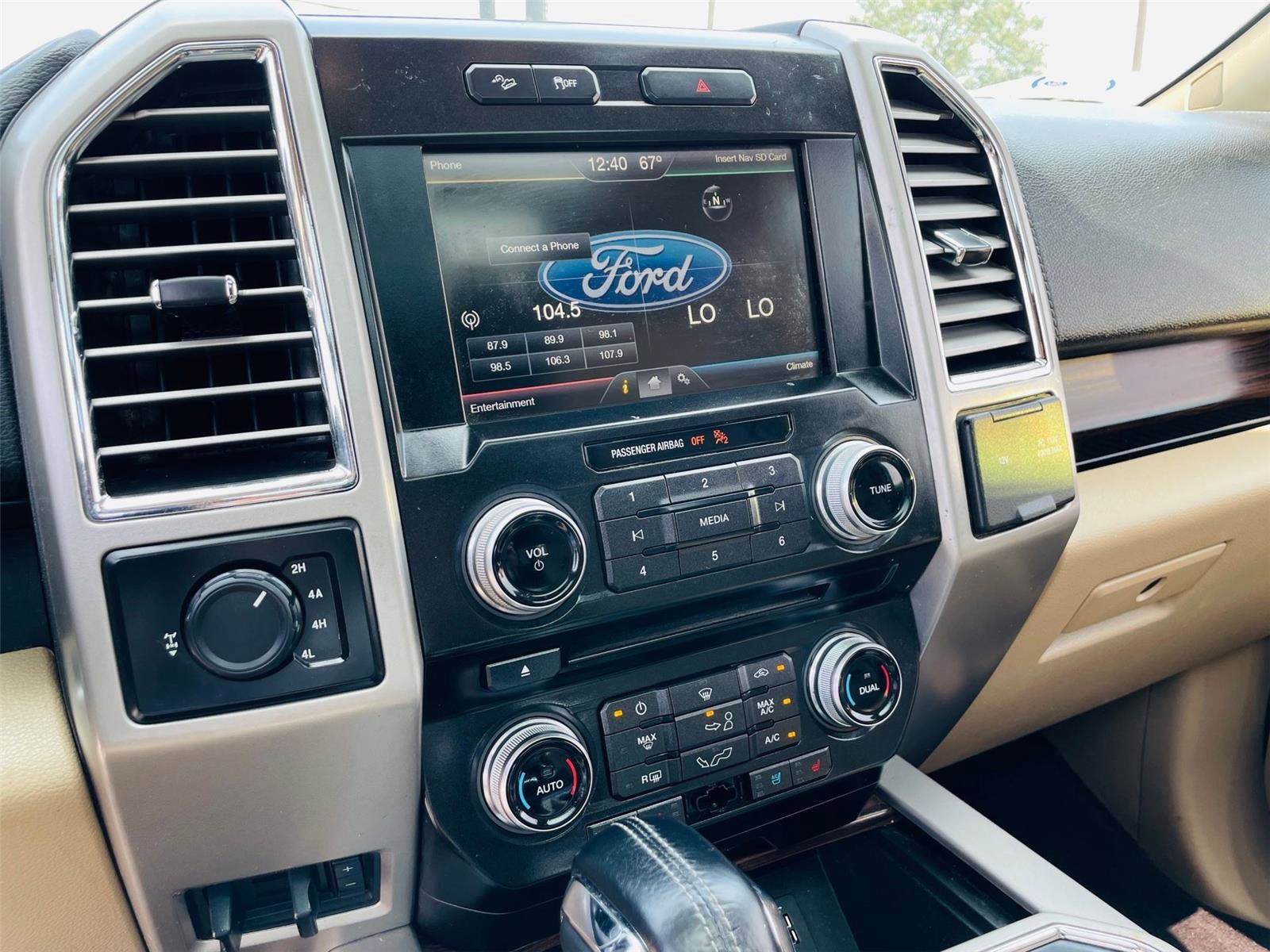 Used 2015 Ford F150 Lariat w/ Equipment Group 501A Mid AWD/4WD image 16