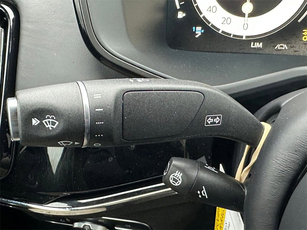 New 2026 Aston Martin DBX S image 23