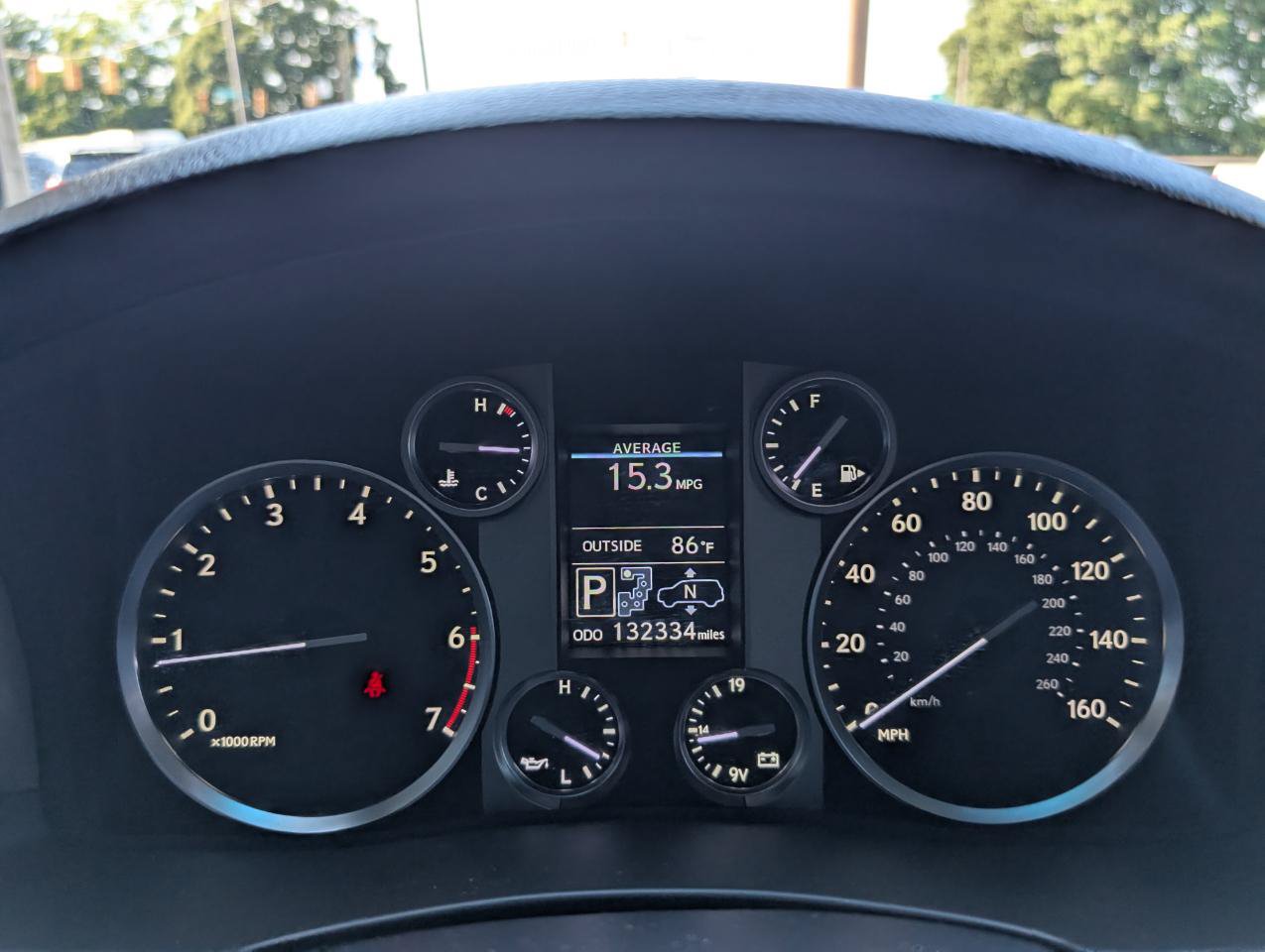 Used 2013 Lexus LX 570 4WD w/ Luxury Pkg w/Pre-crash image 15