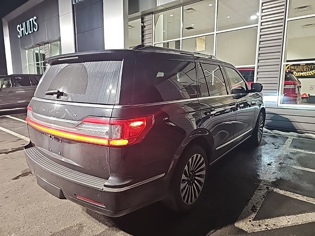 Used 2019 Lincoln Navigator Reserve image 4