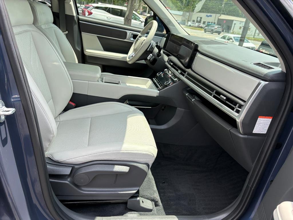 Certified 2025 Hyundai Santa Fe SEL AWD/4WD image 16