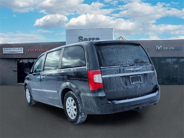 Used 2016 Chrysler Town & Country Touring w/ Driver Convenience Group image 5