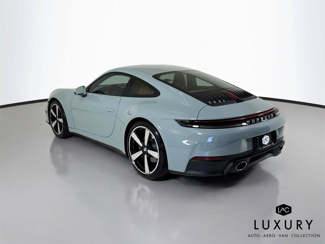 Used 2025 Porsche 911 Carrera RWD image 7