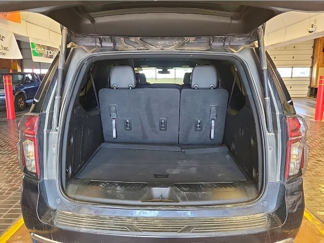 Used 2022 Chevrolet Suburban LT AWD/4WD image 7