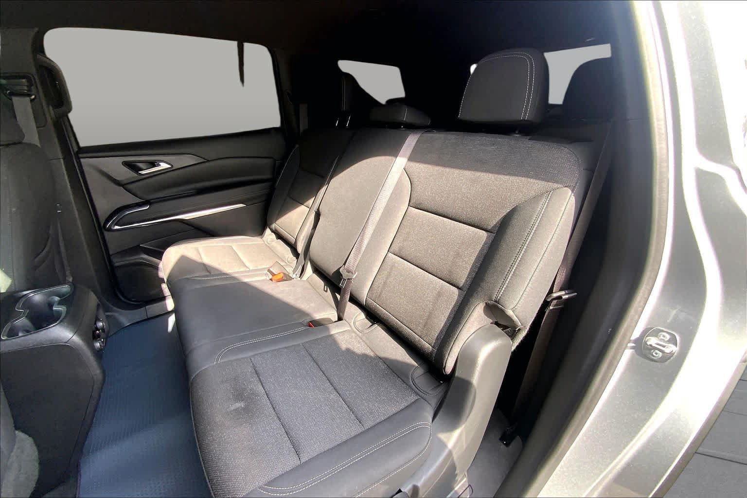 Used 2024 Chevrolet Traverse LS FWD image 20