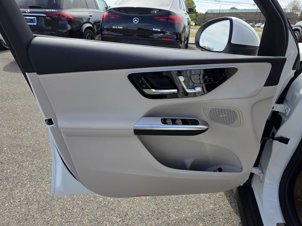 New 2026 Mercedes-Benz GLC 300 image 11