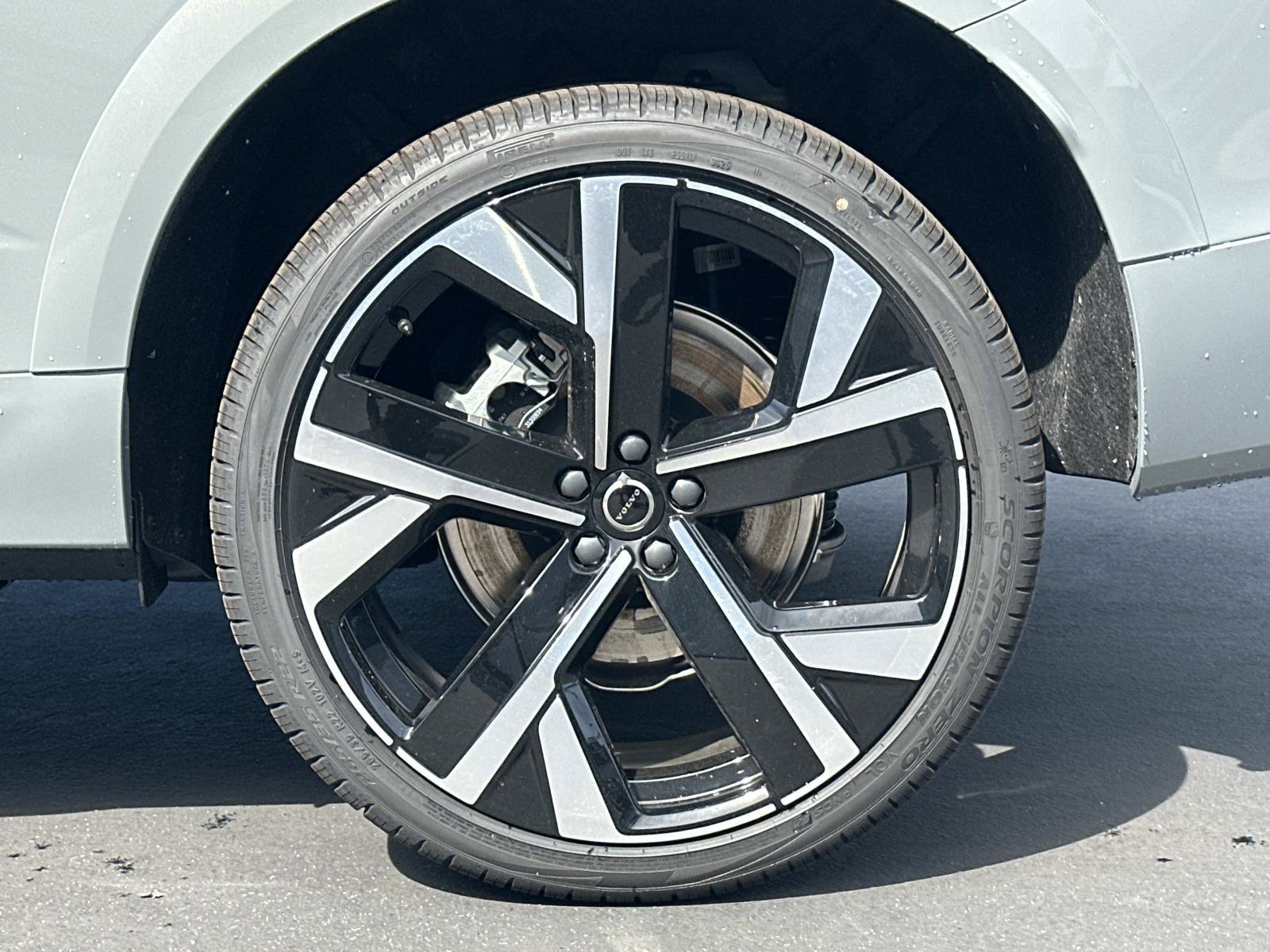 New 2026 Volvo XC60 B5 Ultra w/ Climate Package AWD/4WD image 22