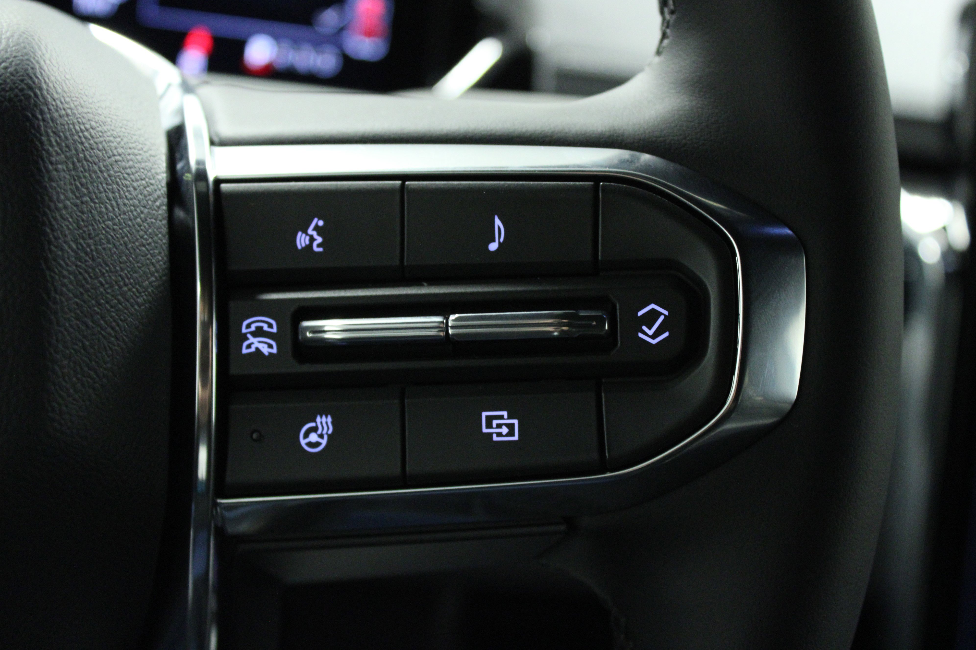 New 2026 GMC Sierra EV Elevation w/ Premium Package image 21