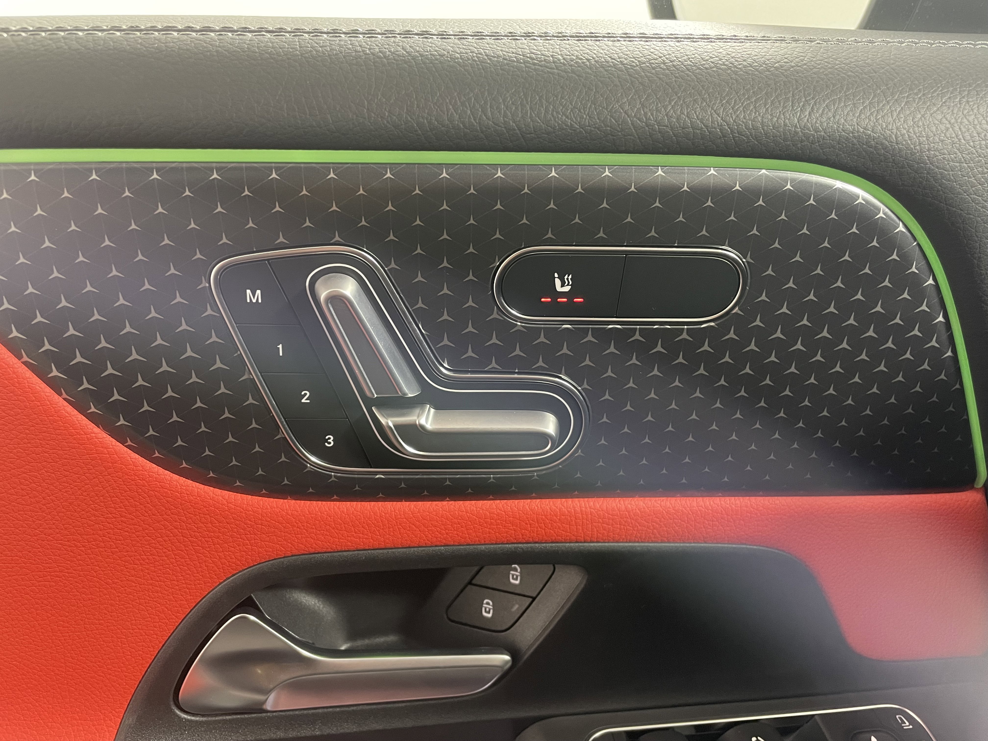 New 2026 Mercedes-Benz GLB 35 AMG 4MATIC image 21