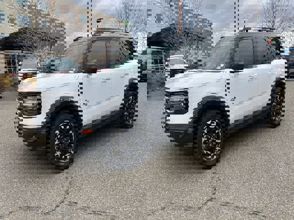 Used 2022 Ford Bronco Sport Outer Banks w/ Tech Package image 1