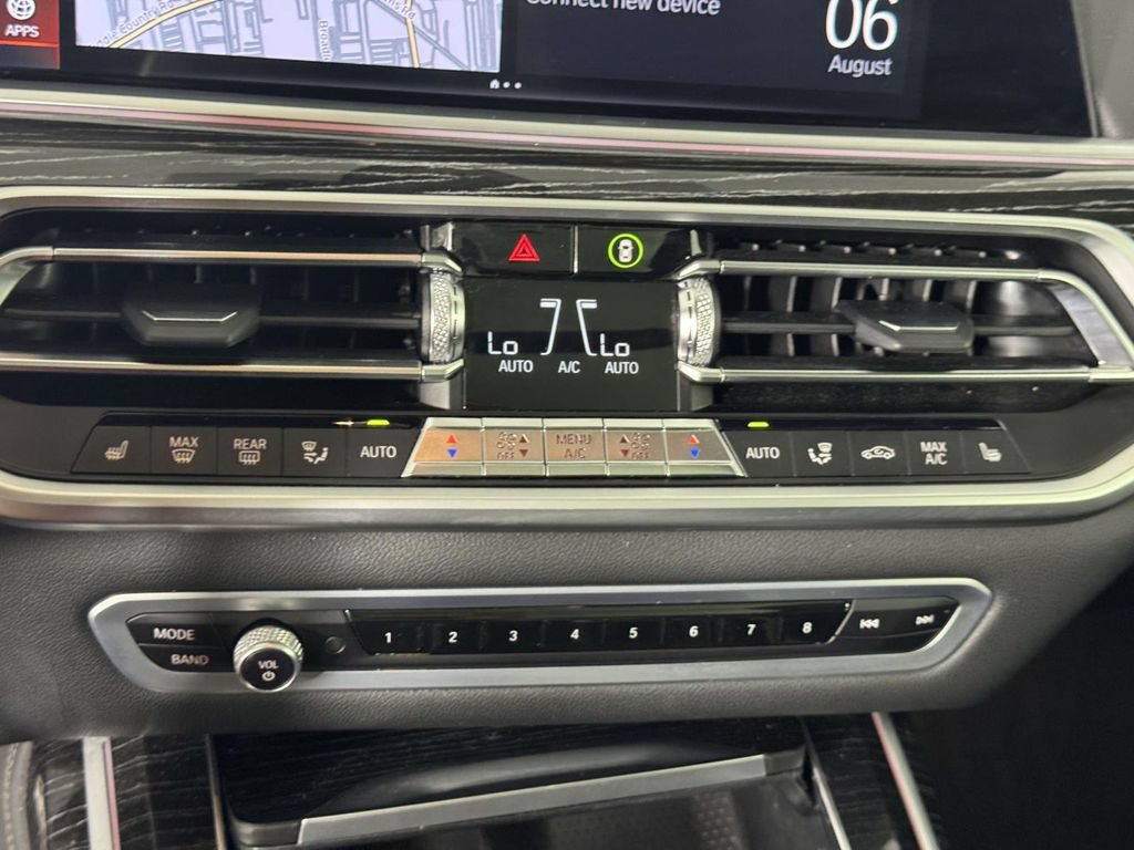 Used 2022 BMW X7 xDrive40i w/ M Sport Package AWD/4WD image 28
