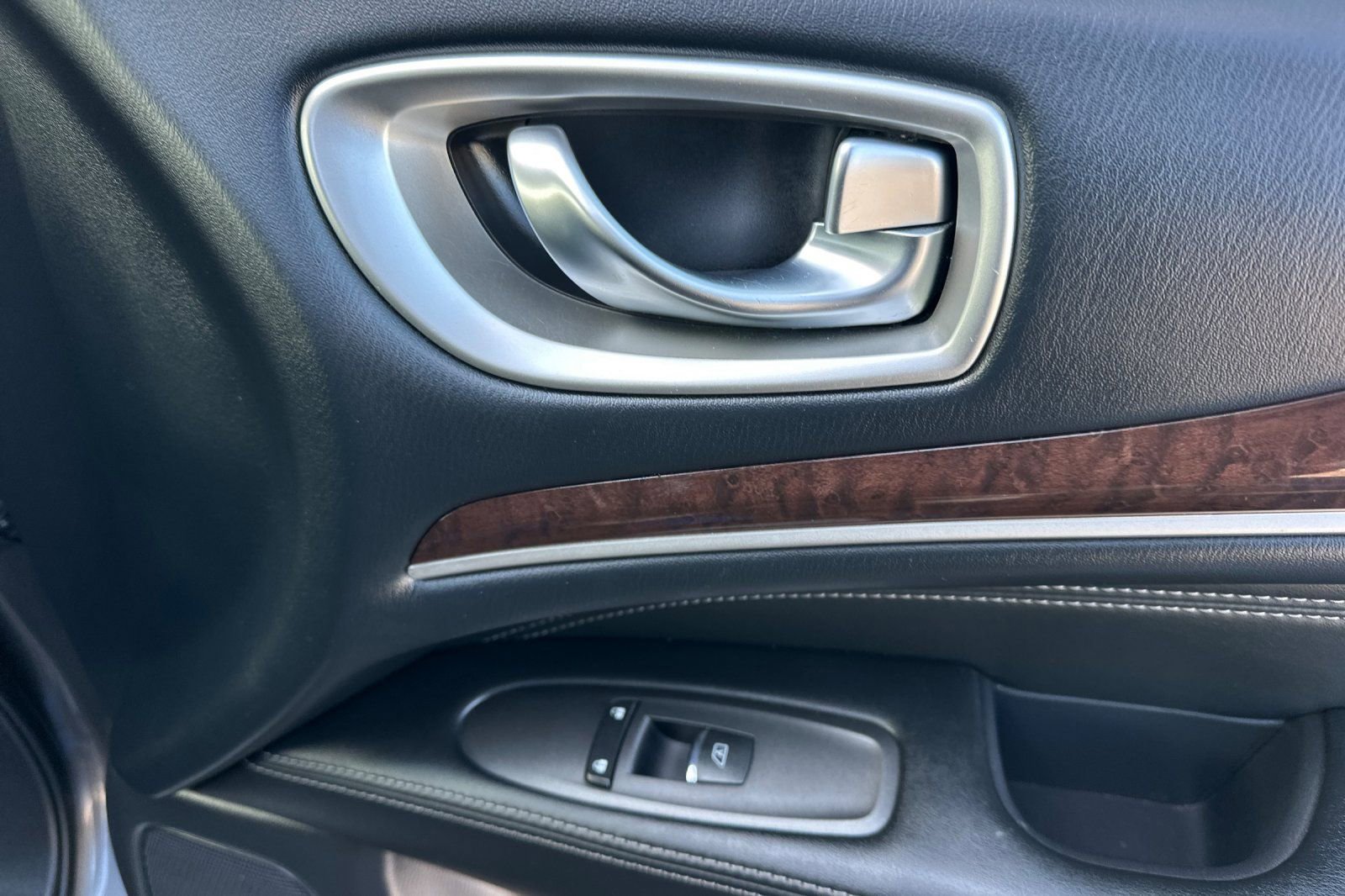 Used 2016 INFINITI QX60 AWD Hybrid image 23