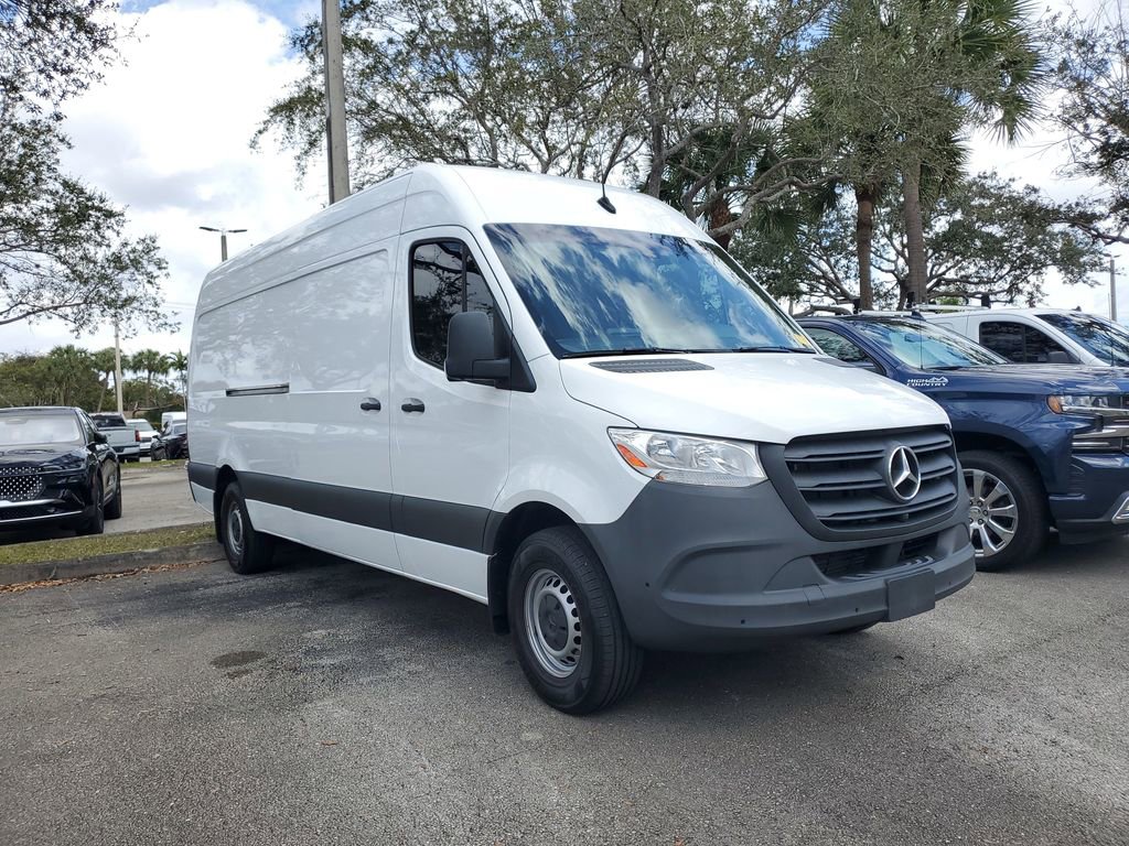 Used 2023 Mercedes-Benz Sprinter 2500 image 3