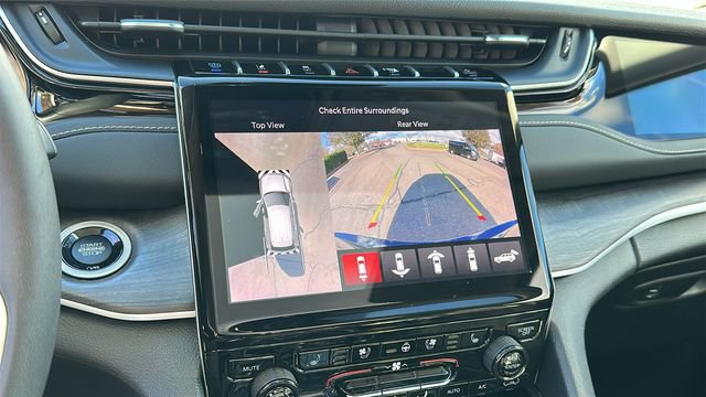 Used 2023 Jeep Grand Cherokee 30th Anniversary image 19