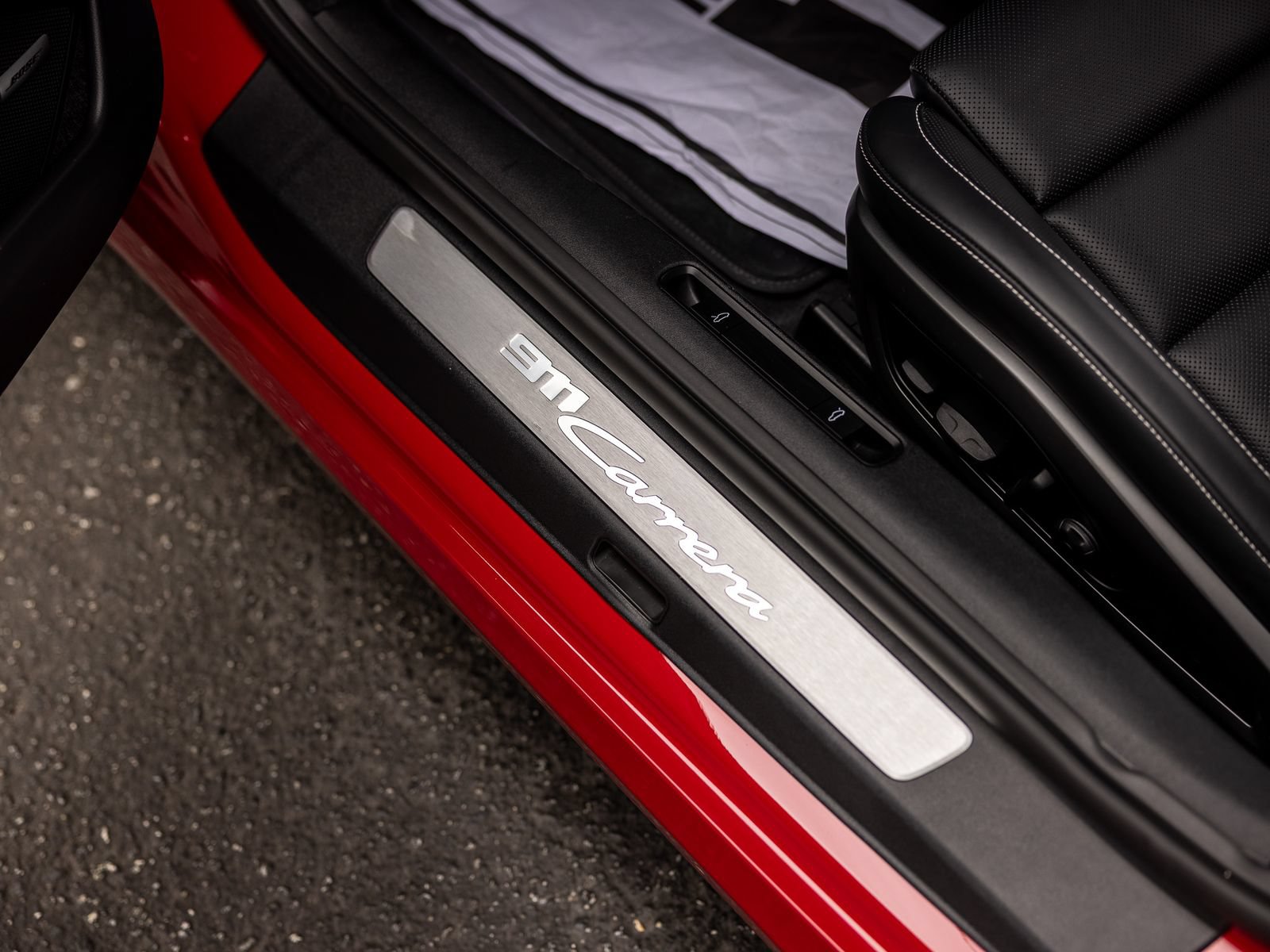 Certified 2024 Porsche 911 Carrera RWD image 41