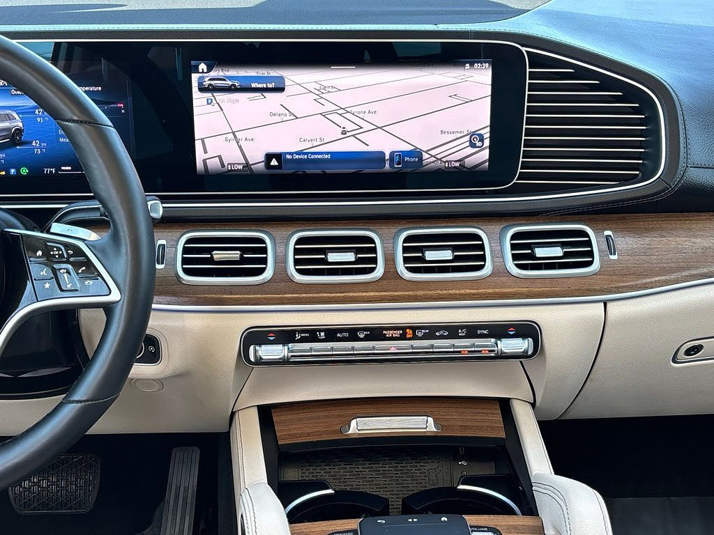 Used 2025 Mercedes-Benz GLS 450 4MATIC image 22