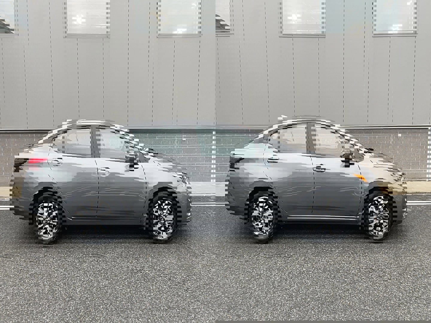 Used 2025 Nissan Versa SV w/ Trunk Package image 4