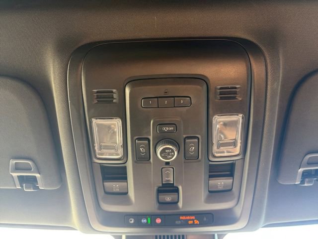 Used 2023 Chevrolet Tahoe High Country AWD/4WD image 12