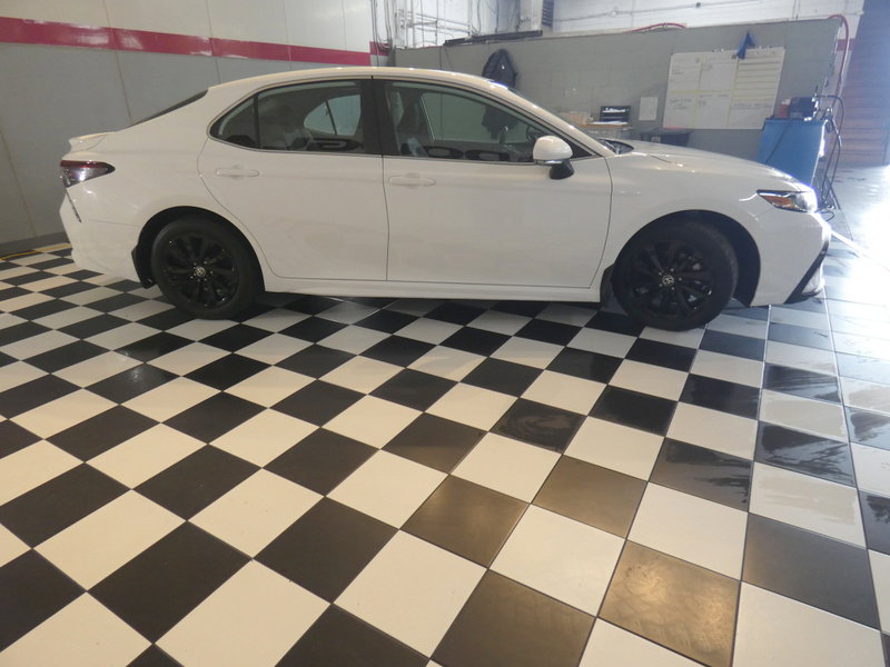 Used 2024 Toyota Camry SE image 4