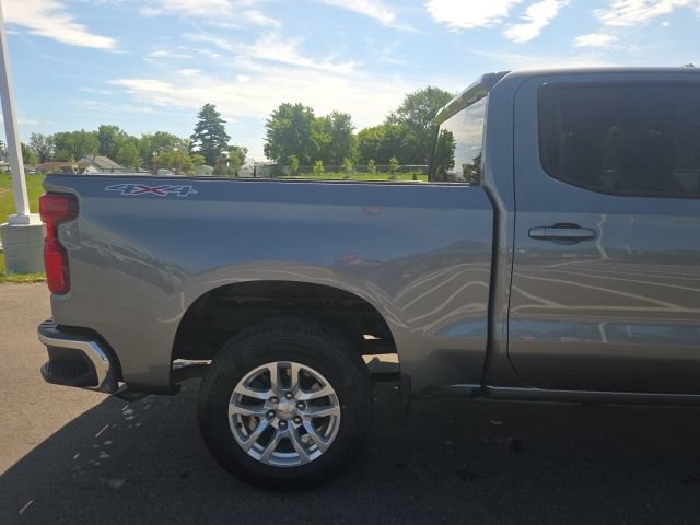 Used 2021 Chevrolet Silverado 1500 LT w/ LPO, Dark Essentials Package AWD/4WD image 7