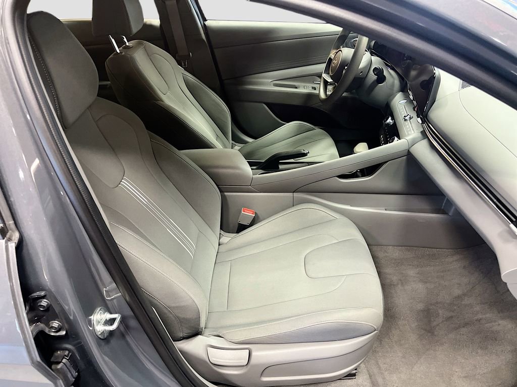 Used 2024 Hyundai Elantra SEL FWD image 26