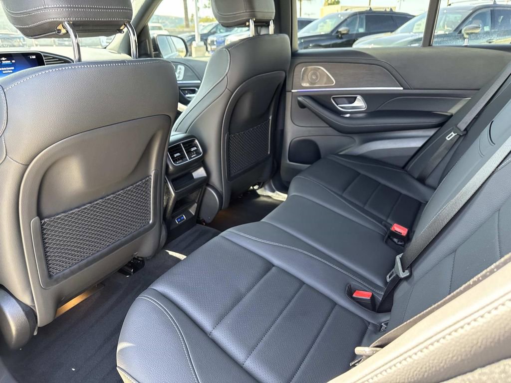 Used 2025 Mercedes-Benz GLE 450e 4MATIC image 11