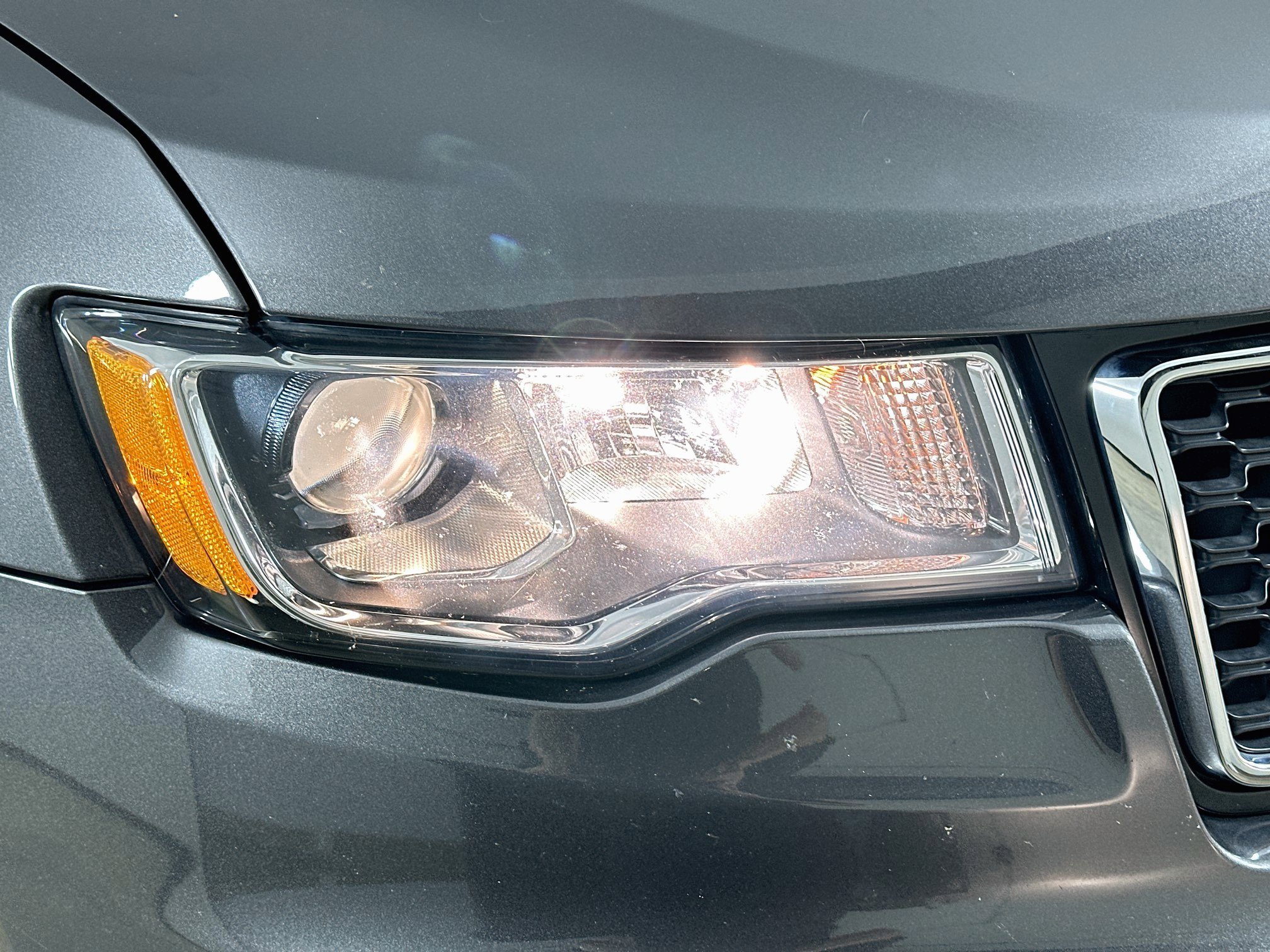 Used 2017 Jeep Grand Cherokee Limited AWD/4WD image 39
