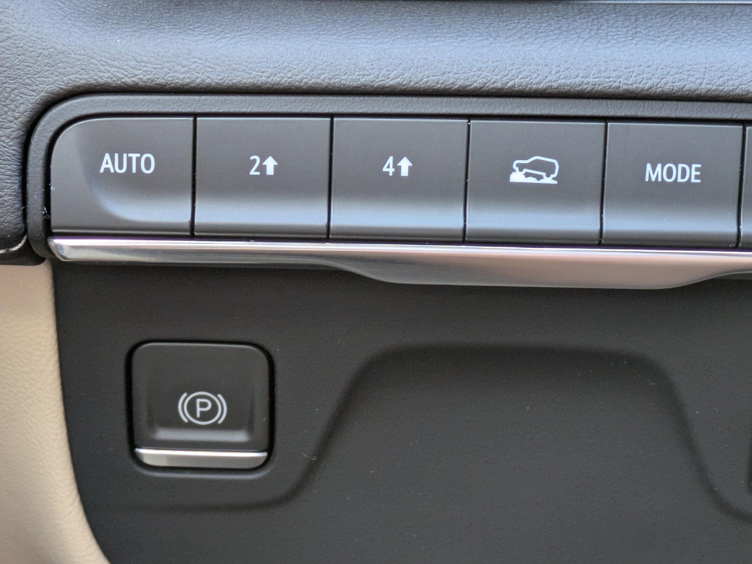 Certified 2023 Cadillac Escalade Premium Luxury image 24