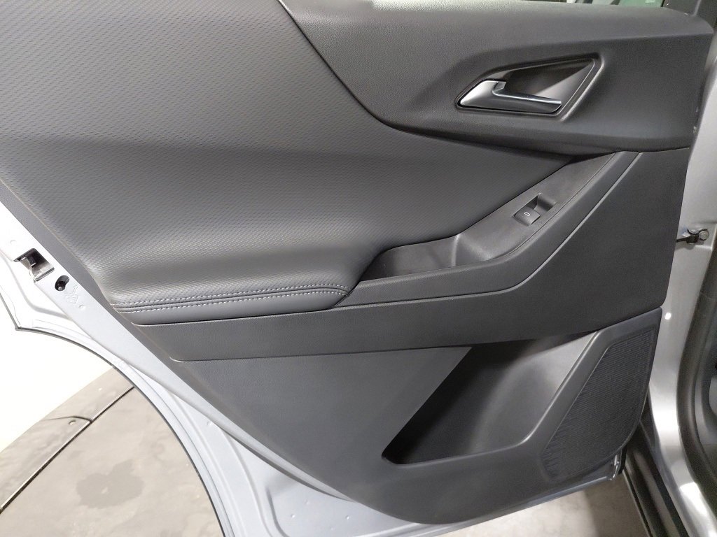 New 2026 Chevrolet Equinox LT w/ Convenience Package II image 17