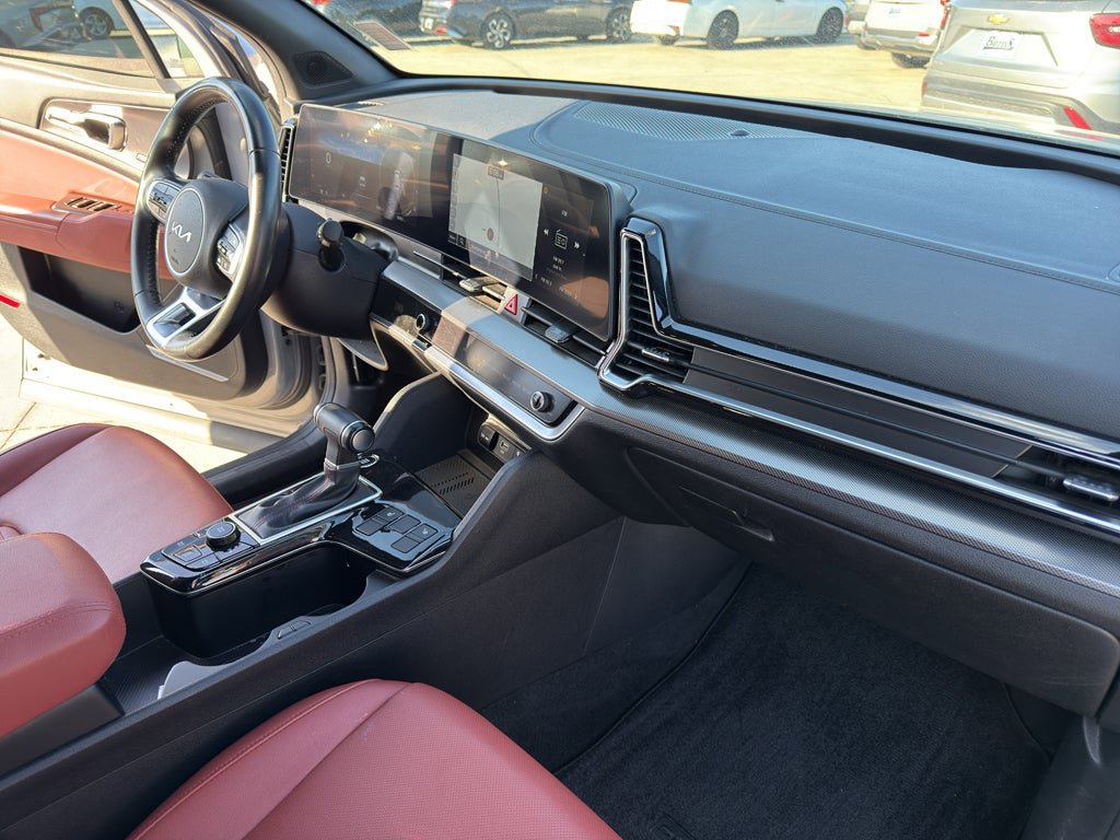 Used 2025 Kia Sportage SX image 30