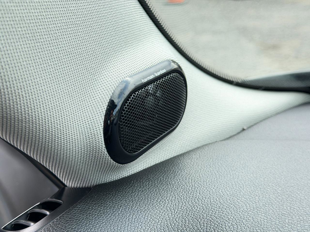 Used 2019 MINI Cooper S w/ Premium Package FWD image 31