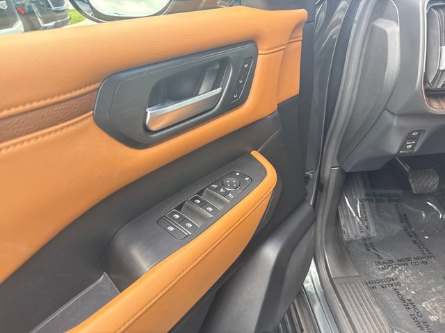 Certified 2025 Nissan Armada SL w/ Captain's Chari Seat Package AWD/4WD image 12