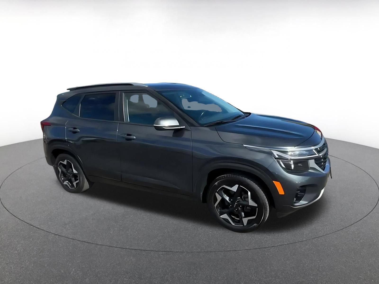 Used 2025 Kia Seltos S FWD image 2
