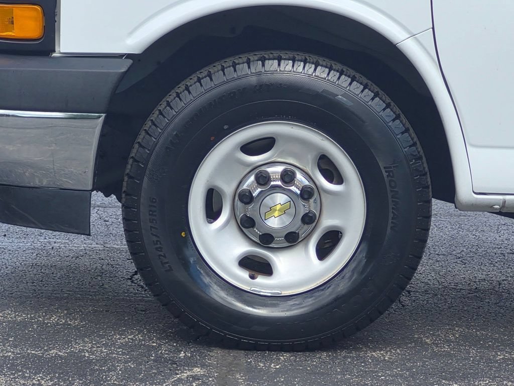 Used 2024 Chevrolet Express 3500 LT w/ LT Preferred Equipment Group RWD image 9