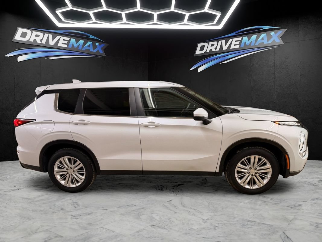 Used 2022 Mitsubishi Outlander ES AWD/4WD image 4