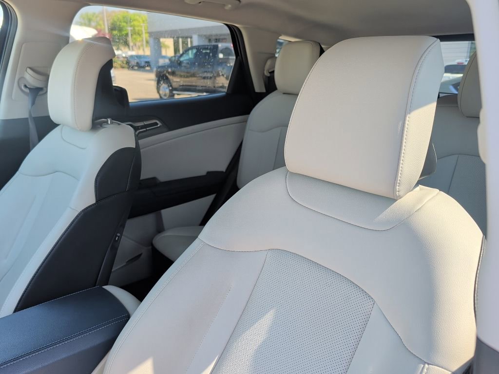 Used 2025 Kia Sportage EX w/ EX Premium Package image 7