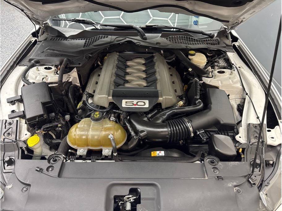 Used 2015 Ford Mustang GT Premium w/ Equipment Group 401A RWD image 18