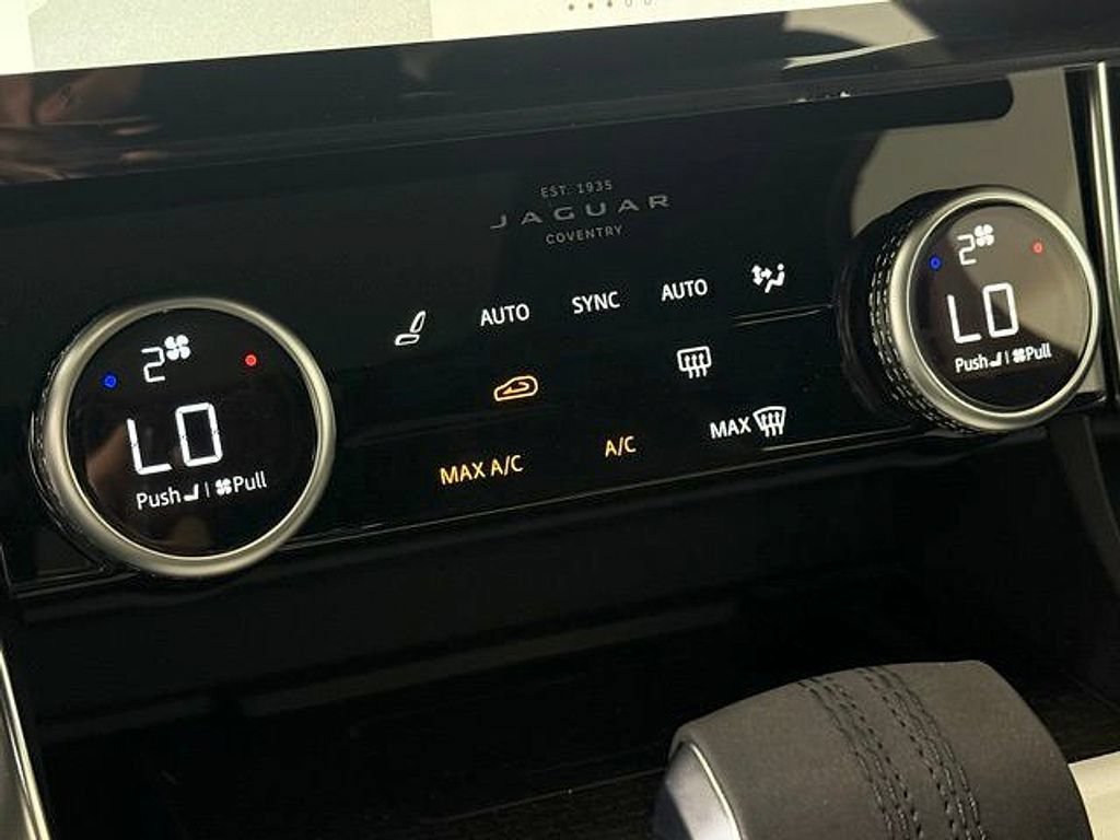 New 2024 Jaguar XF R-Dynamic SE AWD/4WD image 34