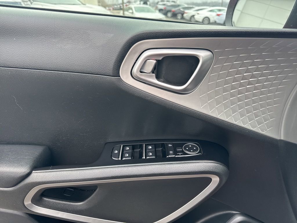 Used 2024 Kia Soul LX w/ Option Group 015 image 11