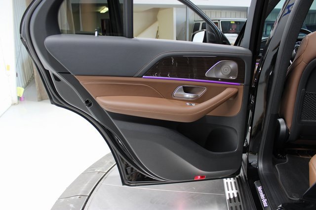 Used 2024 Mercedes-Benz GLE 450 4MATIC w/ AMG Line Exterior image 42