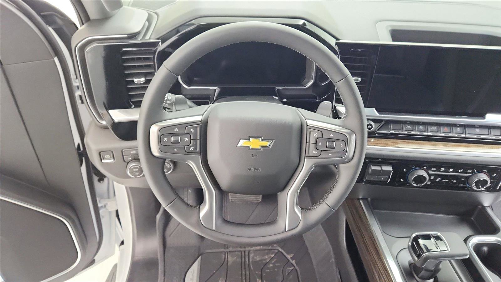 Used 2026 Chevrolet Silverado 1500 LT w/ Protection Package AWD/4WD image 30