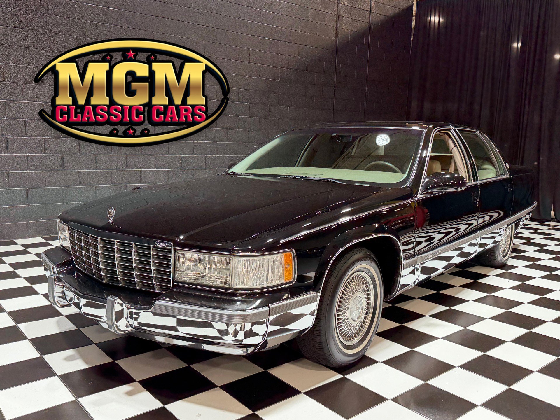 Used 1995 Cadillac Fleetwood Brougham RWD image 1