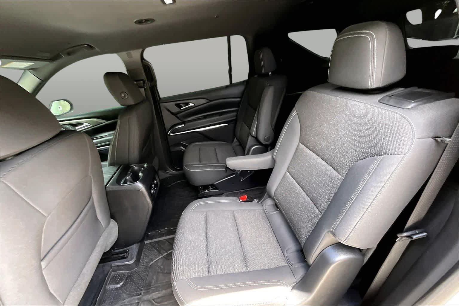 Used 2025 Chevrolet Traverse LT w/ Driver Confidence Package FWD image 21