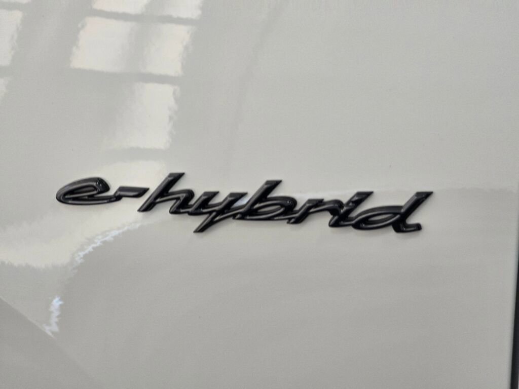 New 2026 Porsche Cayenne E-Hybrid image 25